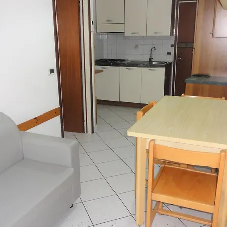Sea View Flat Near Piazzale Zenith Apartment
