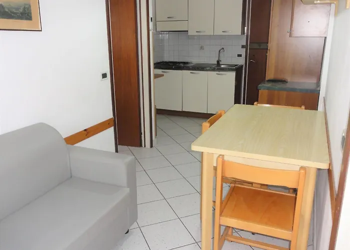 Sea View Flat Near Piazzale Zenith Appartement